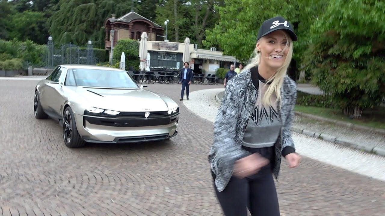 La youtuber Supercar Blondie se convierte en la primera persona en conducir el Peugeot e-Legend (Vídeo)