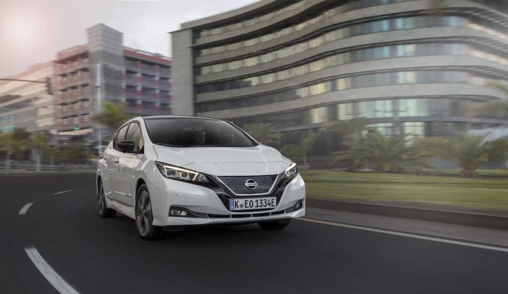 ¿Empieza la guerra de precios entre los fabricantes de coches eléctricos?. Nissan anuncia una bajada del LEAF para 2020