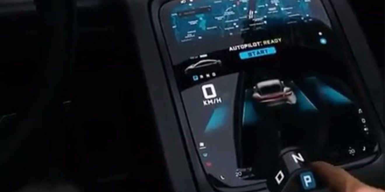 Se filtra el interior del Porsche Taycan y la interfaz de su "Autopilot"