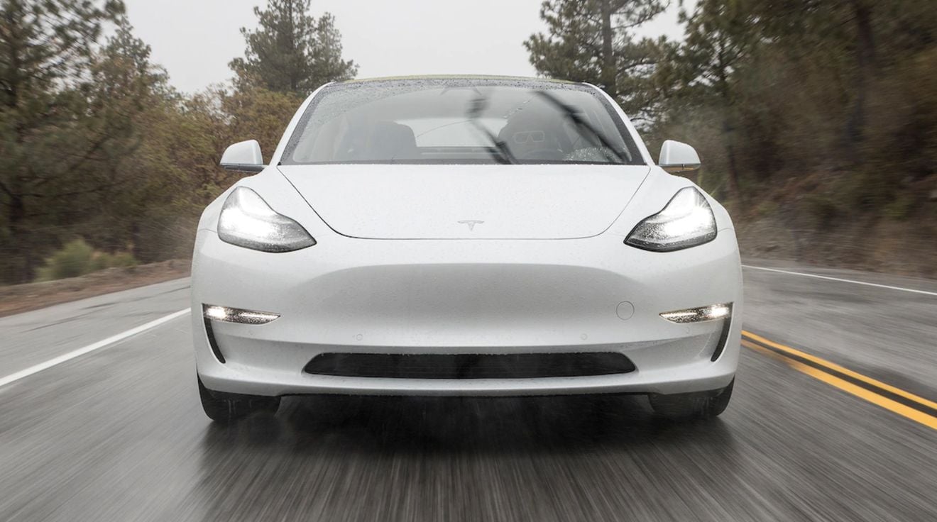 Tesla comienza a ofrecer el Model 3 Performance por menos de 50.000 dólares al eliminar parte de su equipamiento