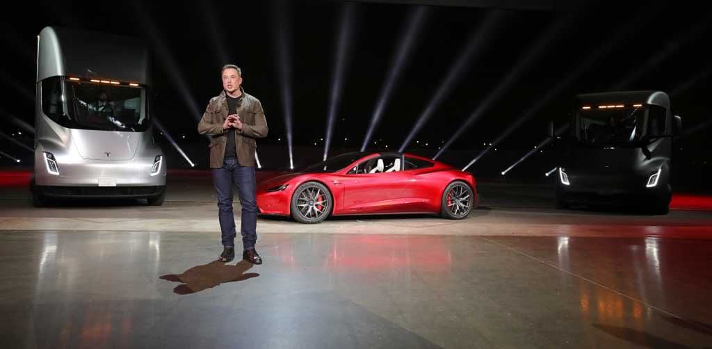 ¿Qué ha pasado con los Tesla Roadster y Semi? La marca revelerá algunas novedades sobre ambos modelos próximamente