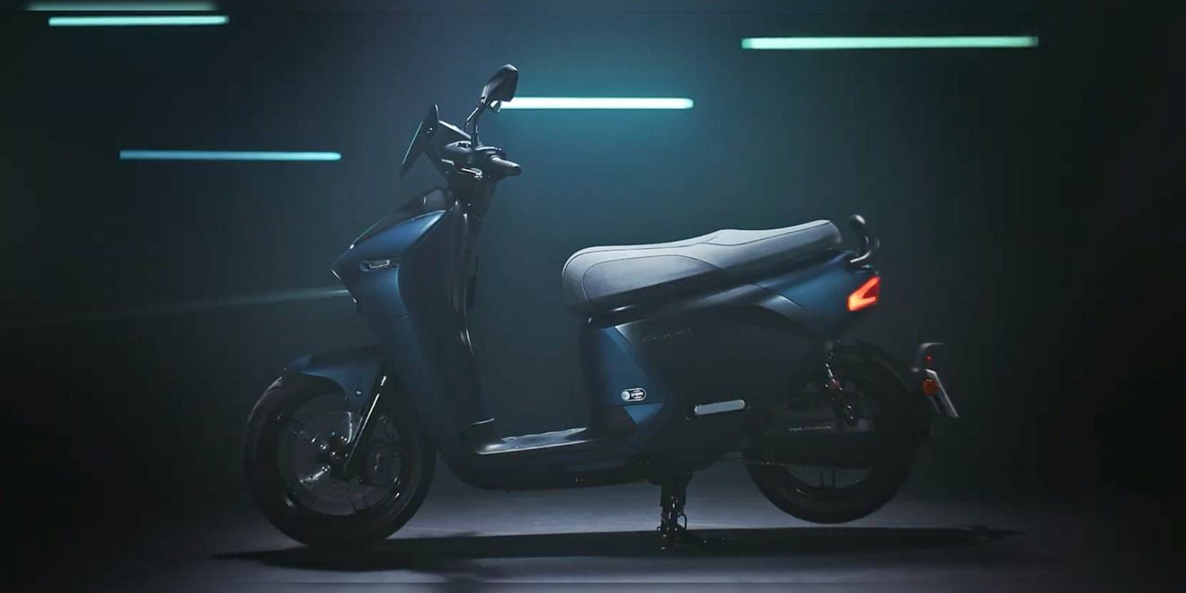 Yamaha presenta el scooter eléctrico EC-05, con más de 100 kilómetros de autonomía y baterías extraíbles