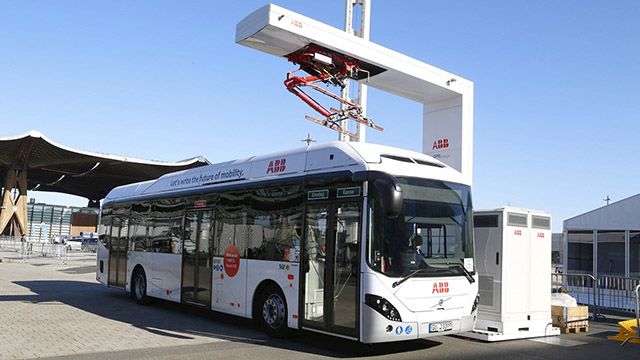 ABB está ayudando a la estandarización de los puntos de carga para autobuses eléctricos, que podrán cargar a 350 kW si las instalaciones están preparadas