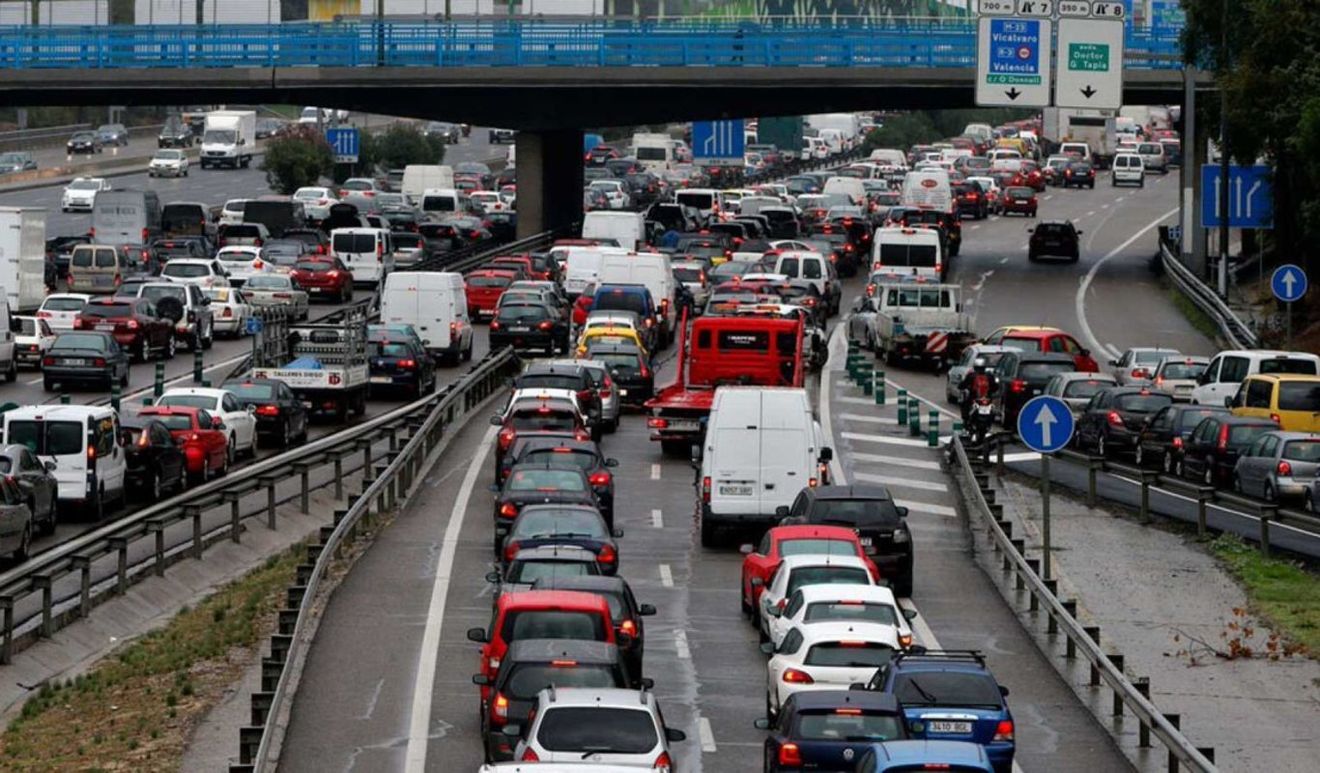 Primer día sin Madrid Central: se dispara la contaminación y los atascos inundan las calles de la ciudad