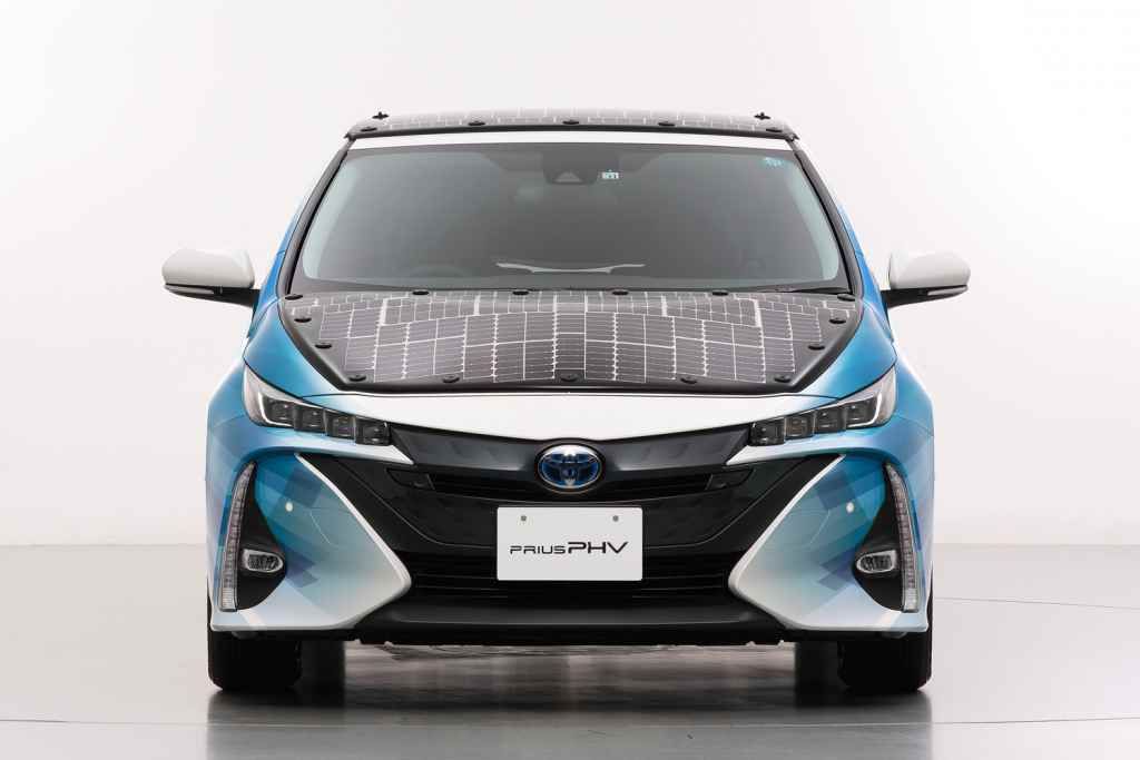 Toyota comienza las pruebas con un Prius dotado de paneles solares