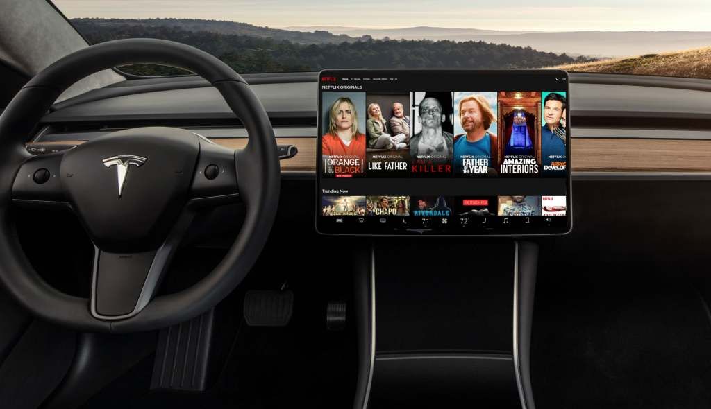 Tesla lanzará en agosto la actualización v10.0 de software, que incorporará numerosas novedades al Autopilot, además de Netflix y Youtube