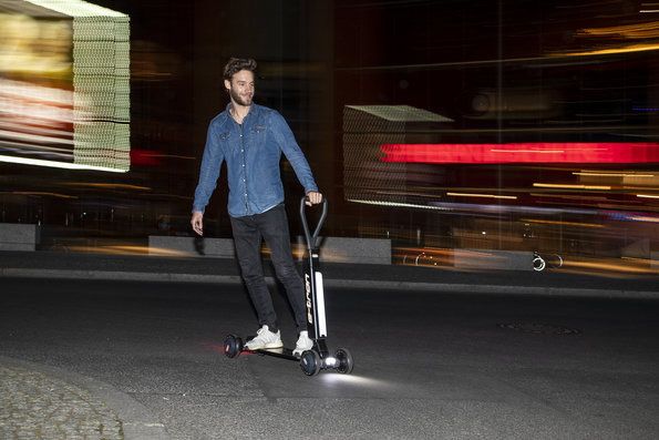 Audi presenta el e-tron scooter, un patinete eléctrico de cuatro ruedas y 20 km de autonomía