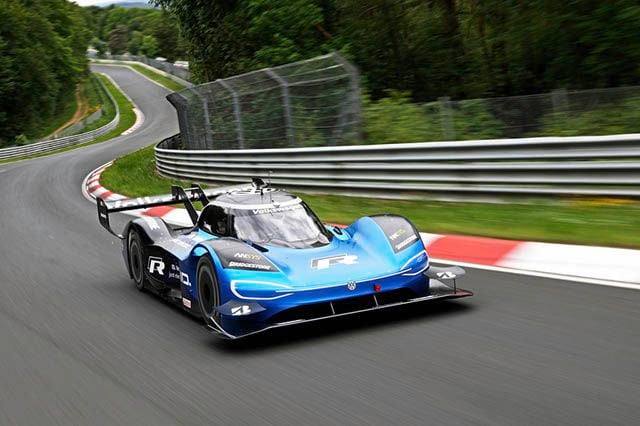 El Volkswagen ID R consumió 24,7 kWh en su vuelta de récord en Nürburgring