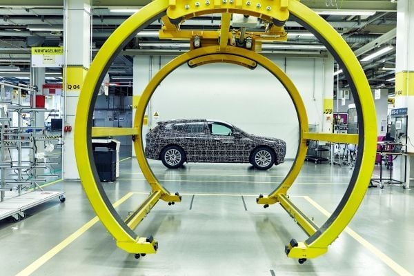 BMW muestra nuevas imágenes del iNEXT eléctrico de pre-producción