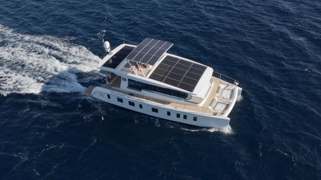 Silent 55. Un catamarán eléctrico y solar que puede ser autosuficiente a nivel energético