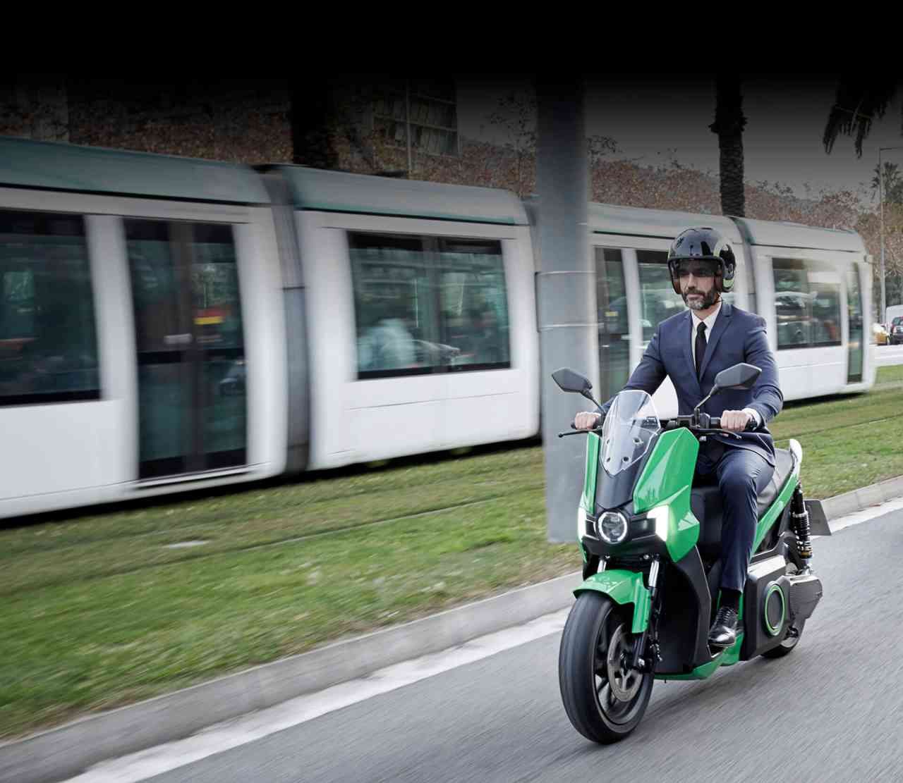 Comienzan las entregas de la Silence S01. Un scooter eléctrico con batería extraible y 115 kilómetros de autonomía