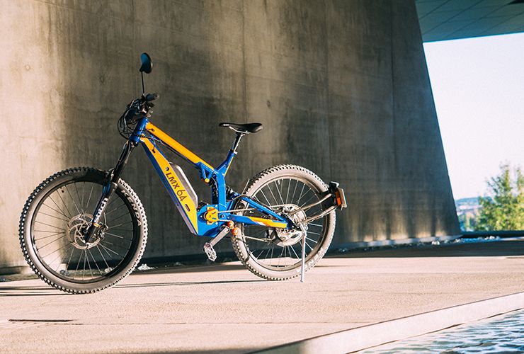 LMX 64H. Una bicicleta eléctrica de altas prestaciones, capaz de transformarse en un ciclomotor para circular legalmente por la calle