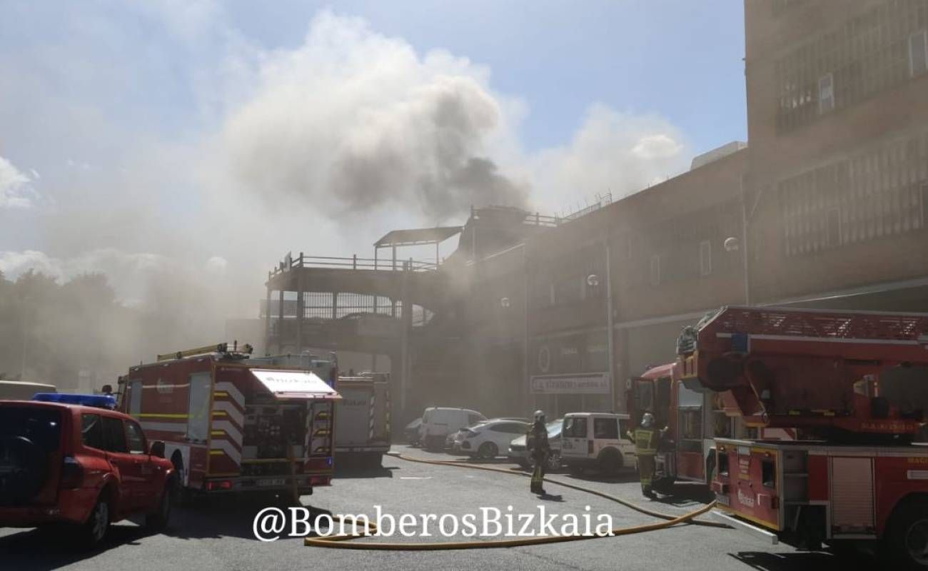 Se incendia el almacén de motos eléctricas Nuuk en País Vasco