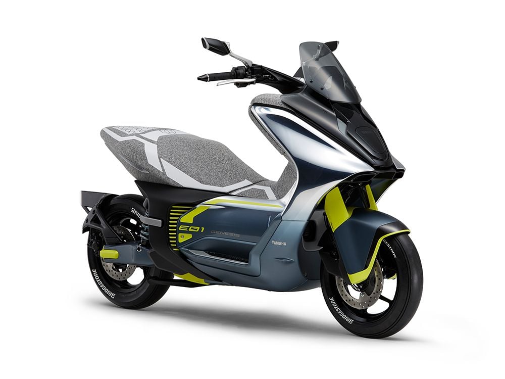 Yamaha da luz verde a dos scooters eléctricos basados en los concept E01 y E02