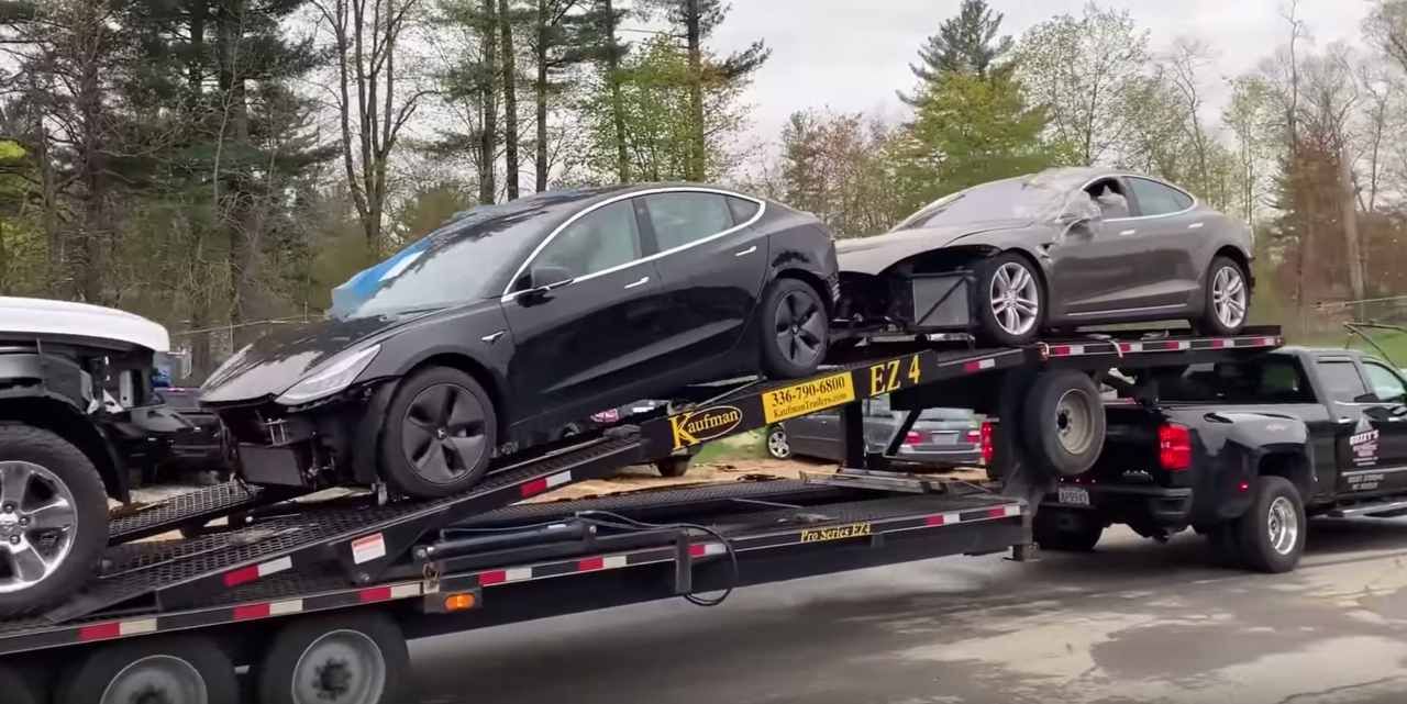 Se compra un Tesla Model 3 Long Range de desguace por 17.000 dólares, y lo repara con 6.000 dólares en piezas