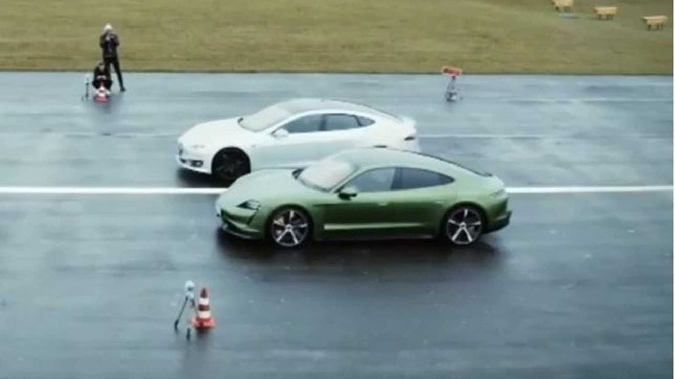 Primer enfrentamiento entre el Porsche Taycan y el Tesla Model S: prueba de aceleración y maniobra de esquiva