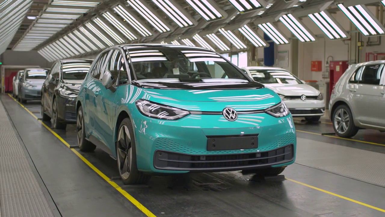 Volkswagen afirma estar cerca de superar a Tesla en capacidad de producción de coches eléctricos