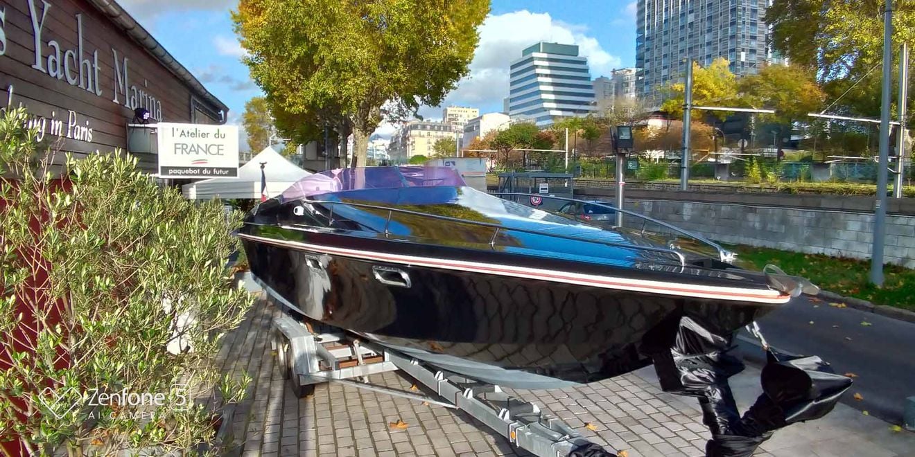 Black Swan: un barco eléctrico con baterías reutilizadas de coches Renault