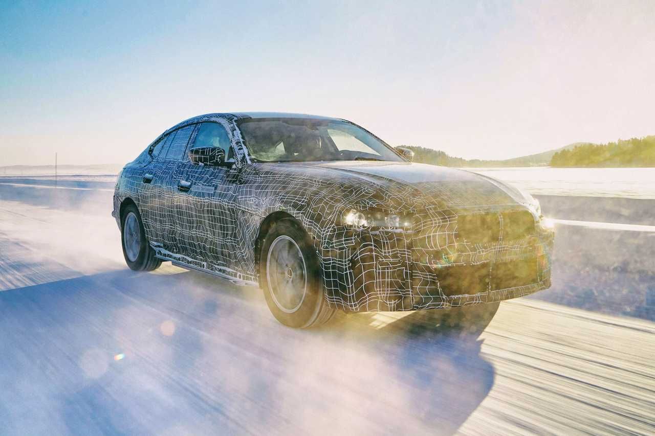 Avistados durante unas pruebas los próximos miembros de la familia eléctrica de BMW. El i4 y el iNext