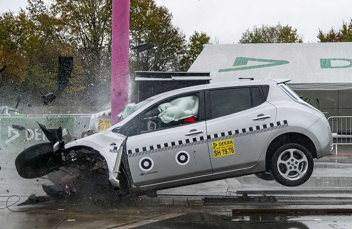 Según los crash-test, los coches eléctricos son igual de seguros que los térmicos