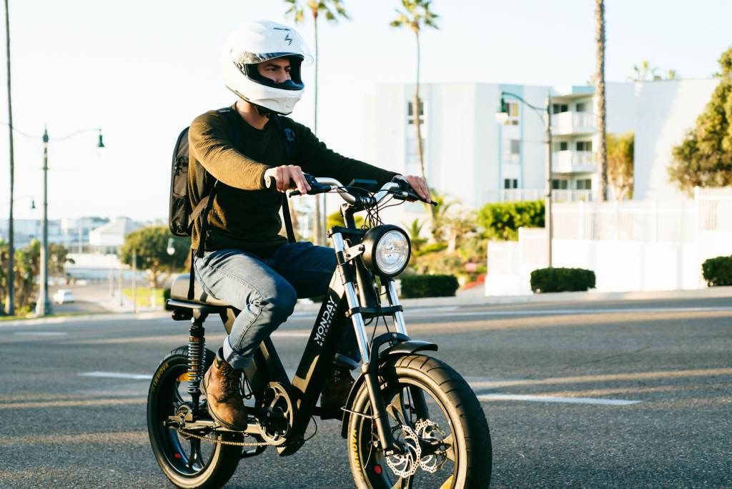 Monday Gateway. Un ciclomotor eléctrico heredero de los Vespinos, con 65 km de autonomía y un precio de apenas 1.200 euros