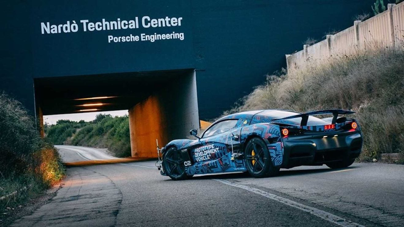 Rimac muestra un prototipo de desarrollo del C_Two en el Centro Técnico de Porsche en Nardò