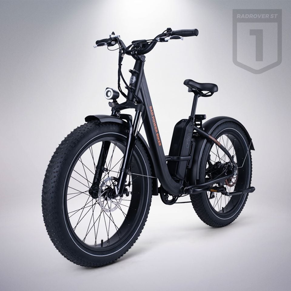 RadRover Step-Thru 1. Una interesante bicicleta eléctrica de 750W de potencia, rueda gruesa, y pensada para todos los usuarios