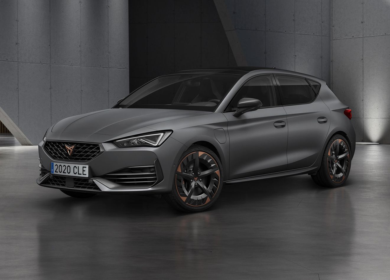 CUPRA León eHybrid: el compacto deportivo español se vuelve híbrido enchufable