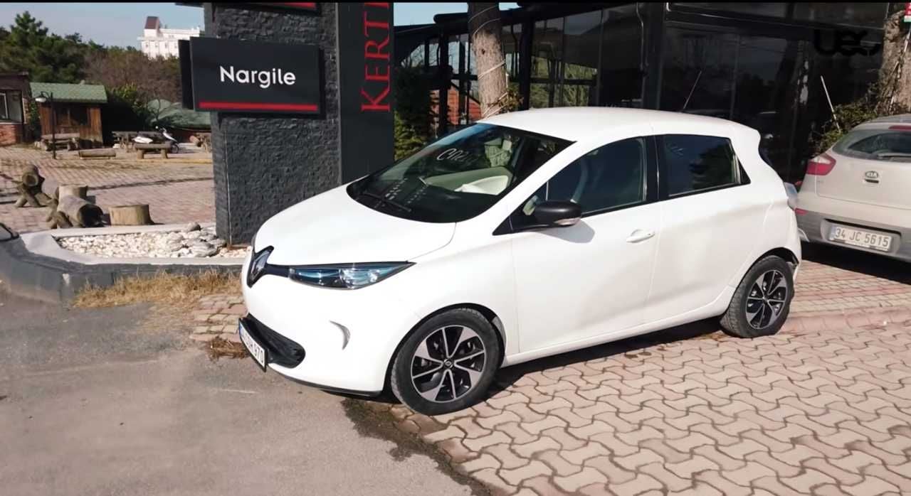 Un Renault ZOE ZE 40 con 343.000 kilómetros y la batería al 96%