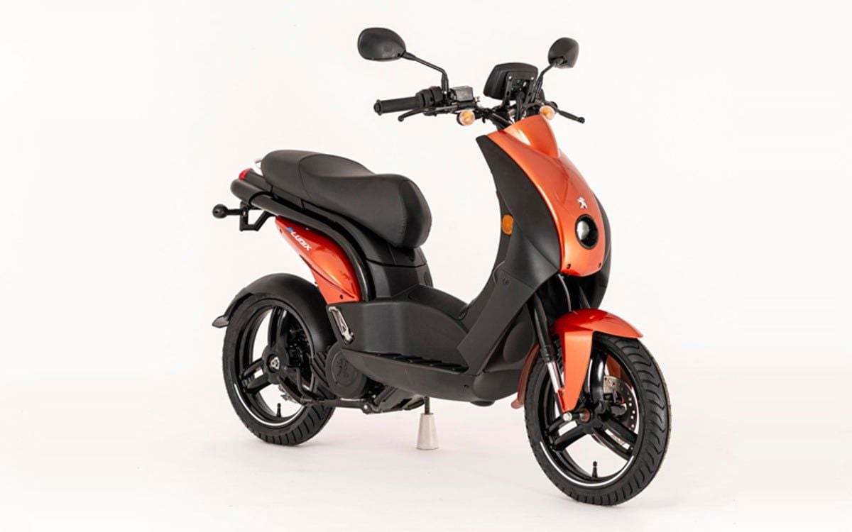 Peugeot lanza en España su scooter eléctrico e-Ludix por 3.500 euros