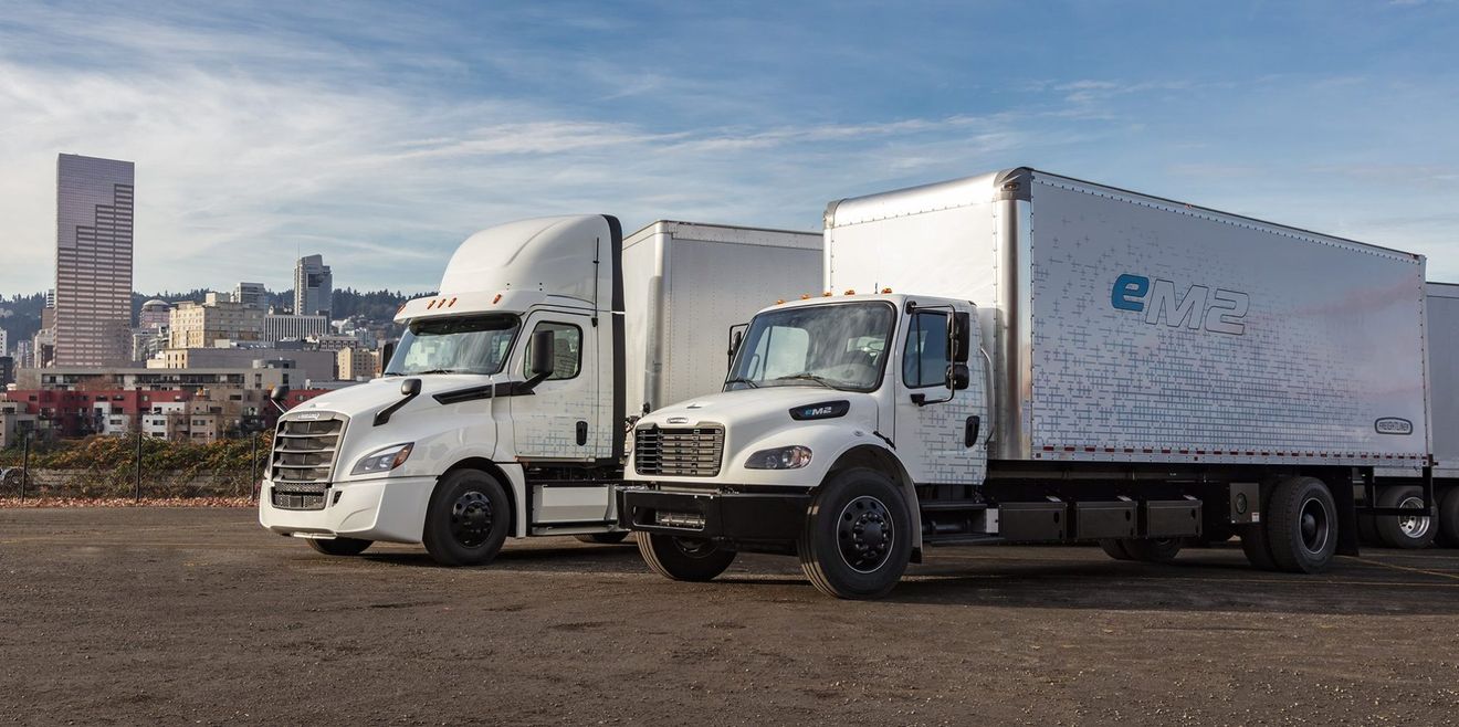 Daimler entrega más unidades de su camión eléctrico Freightliner eCascadia entre clientes seleccionados; inicio de la producción en masa para 2021