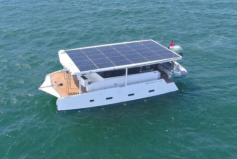 Azura Marine presenta su yate eléctrico y solar con "autonomía ilimitada"