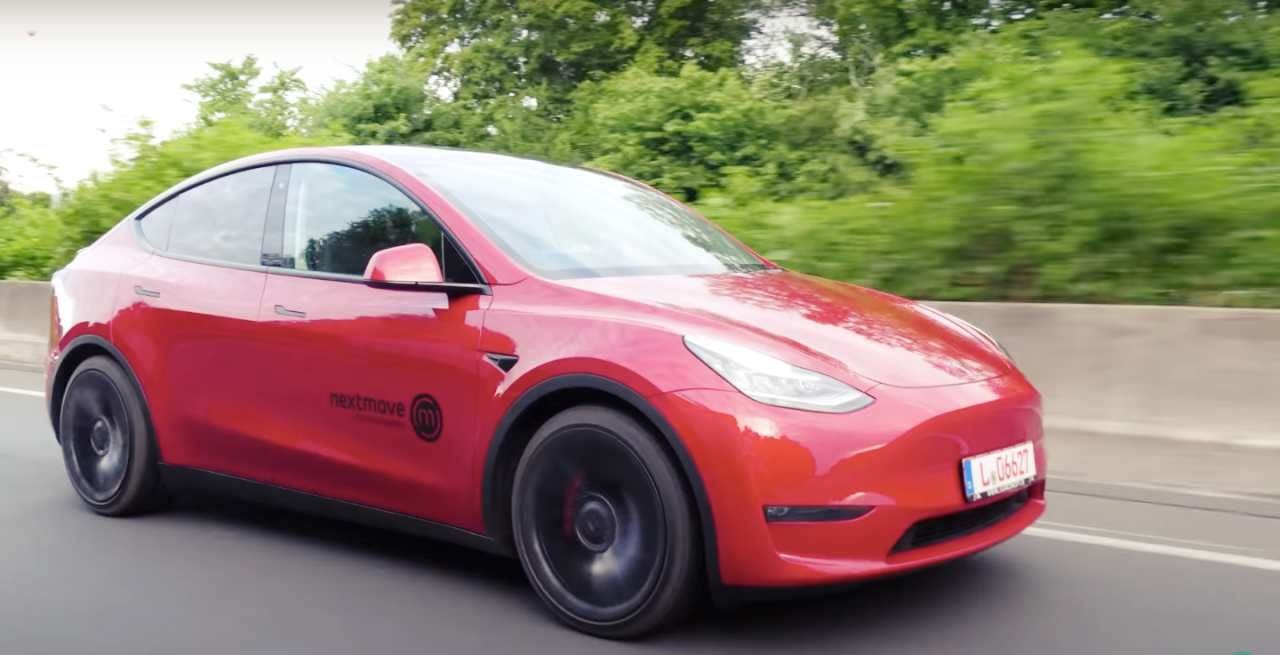 Prueba de autonomía del Tesla Model Y en autovía a 120 km/h y a 150 km/h