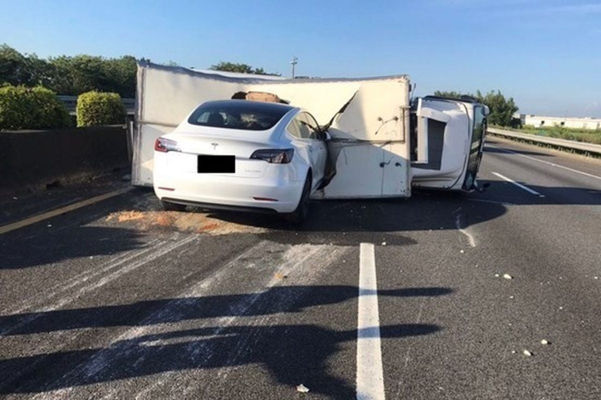 Accidente de Tesla 