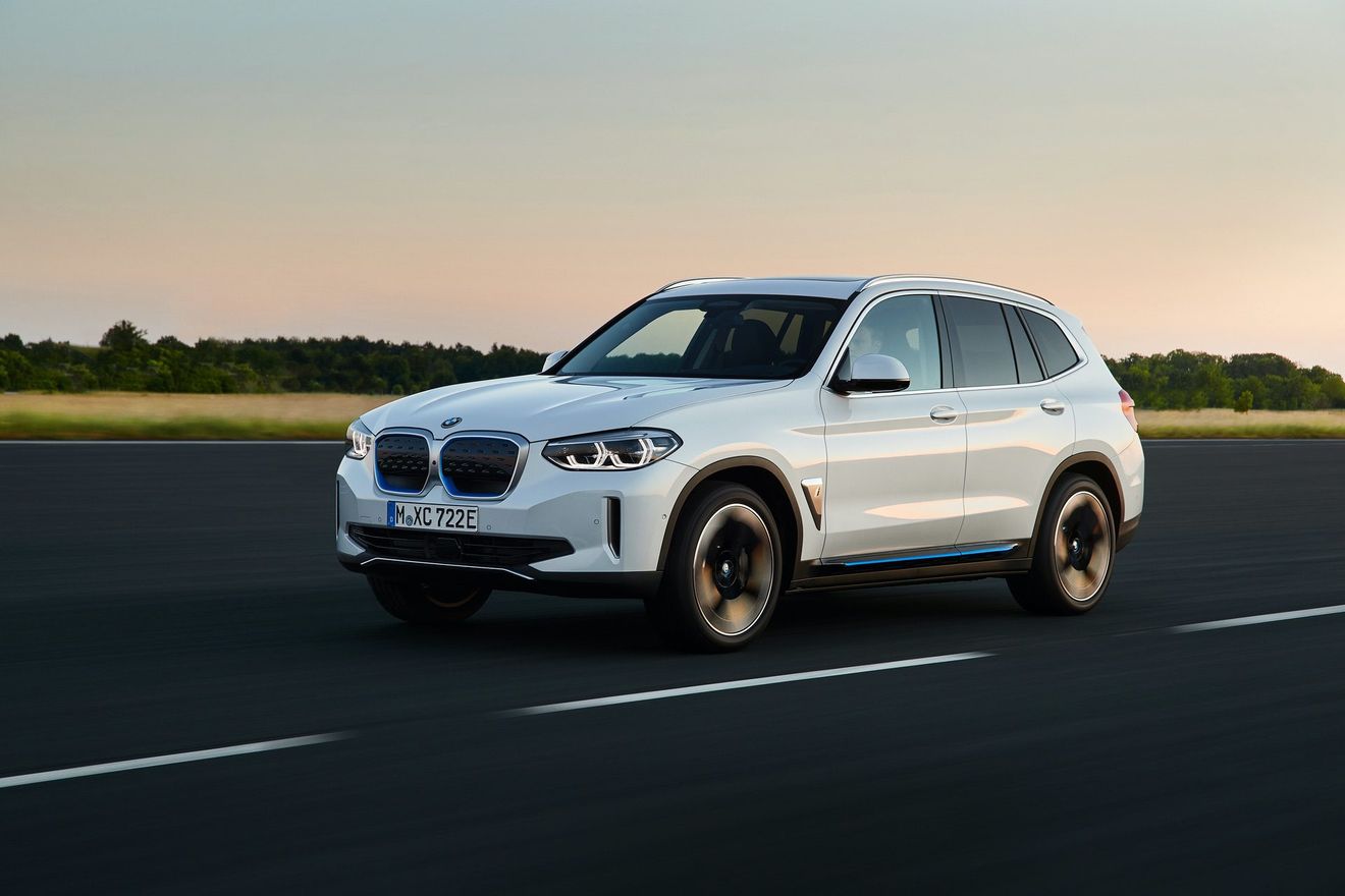 Tras reducir su precio en China un 15%, BMW ya prepara el primer restyling del iX3 a pesar de ser un modelo recién presentado