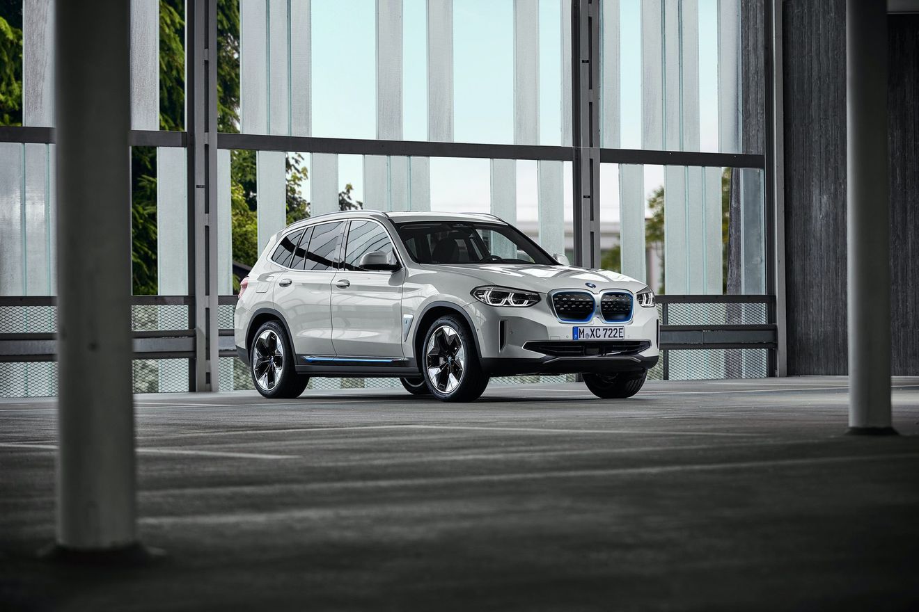 El restyling de los BMW iX3 y X3, filtrado desde China