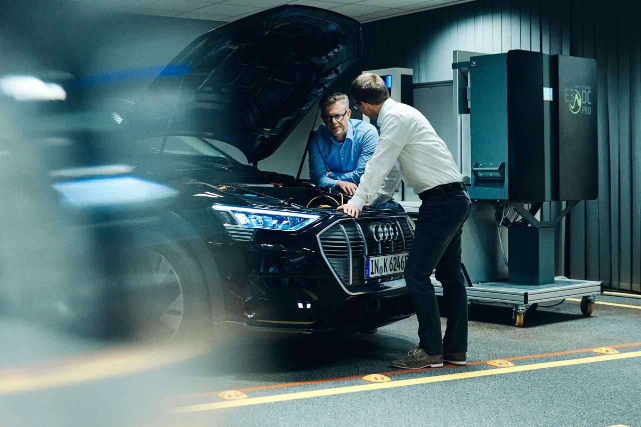 Coches eléctricos como parte de la transición energética. Audi trabaja con la tecnología de carga bidireccional