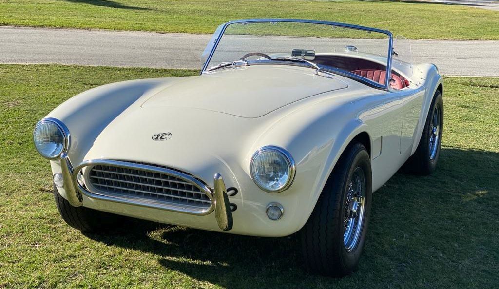 El legendario AC Cobra se electrifica: se fabricarán 58 unidades de este clásico con 240 kilómetros de autonomía