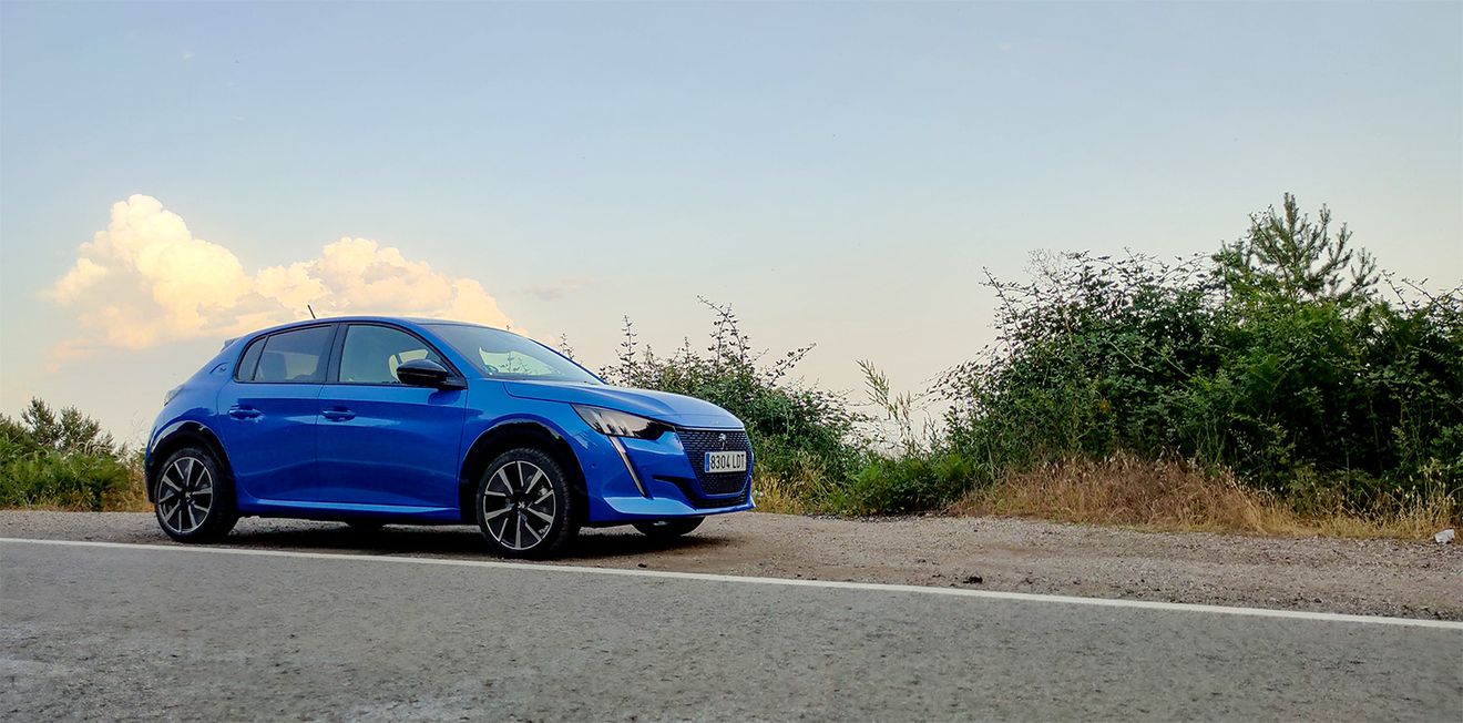 Prueba Peugeot e-208: la primera incursión del león en el territorio del coche eléctrico