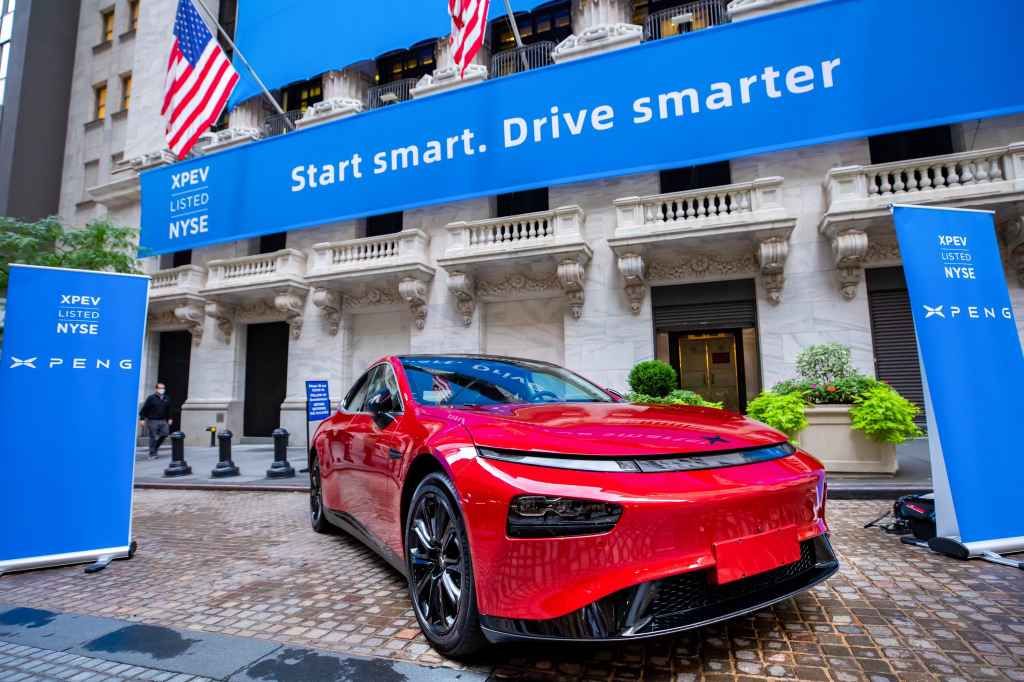 El fabricante chino de coches eléctricos Xpeng, debuta con más éxito del esperado en su salida a la bolsa de Nueva York