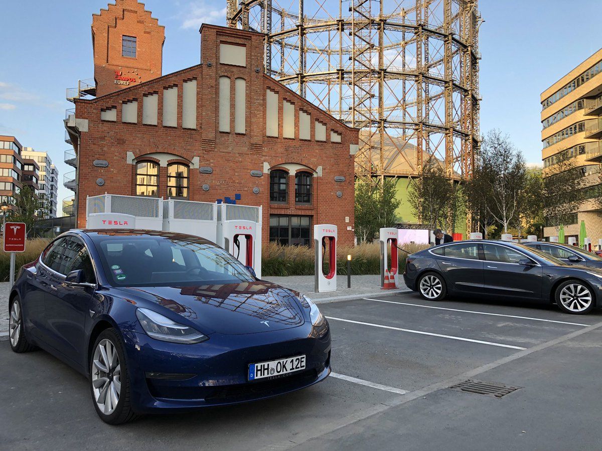 Tesla construirá más Supercargadores urbanos en Europa para respaldar su expansión