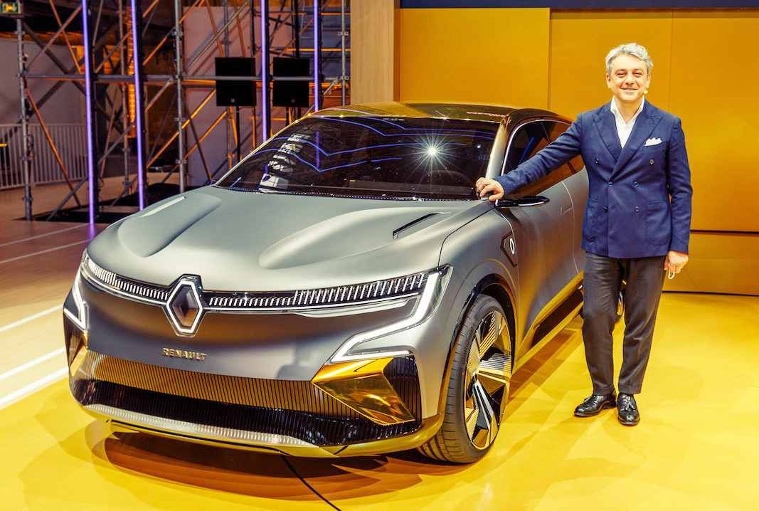 Según Luca de Meo, CEO de Renault "Europa debe empezar a invertir en coches eléctricos para competir con China"