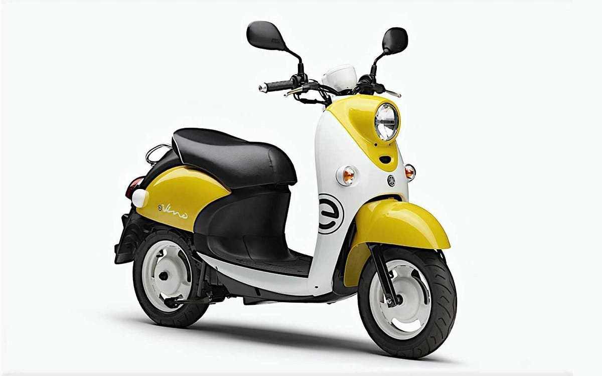 Yamaha e-Vino: un nuevo scooter eléctrico de diseño retro, precio asequible... y autonomía limitada