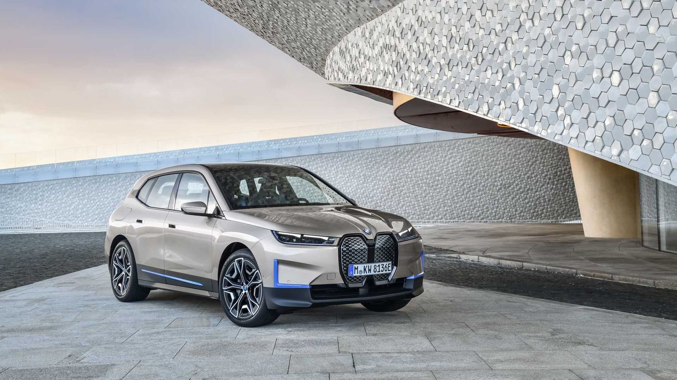 BMW pospone el inicio de la producción del iX a marzo de 2022