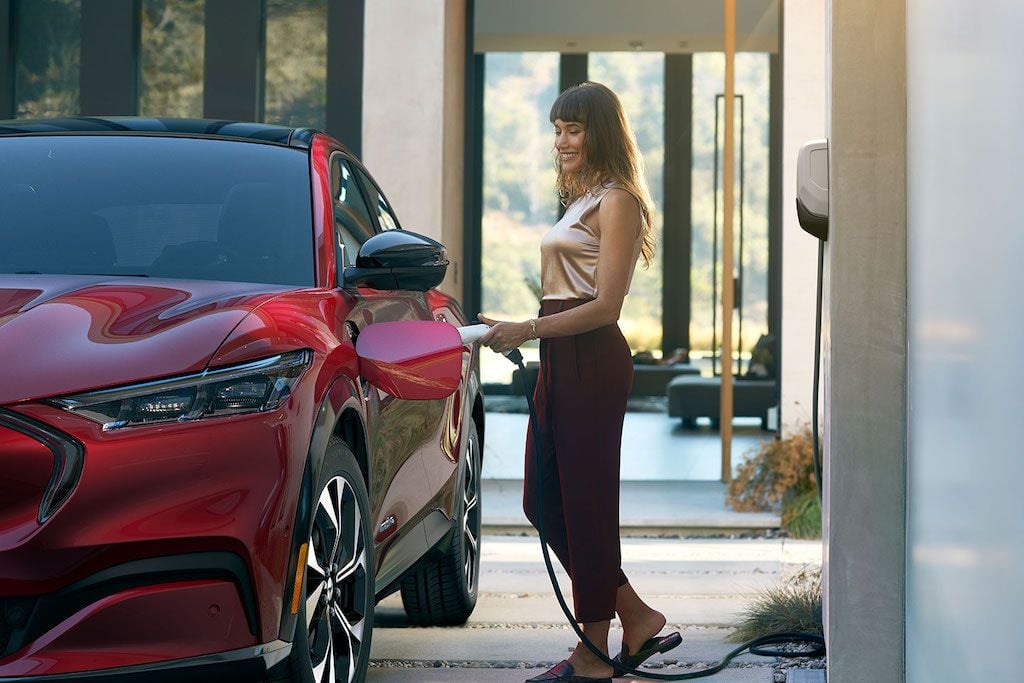 Del anuncio a la realidad hay un abismo. Cuando la red de carga del coche eléctrico no cumple las expectativas. 90 minutos para recuperar 122 km en un Ford Mustang Mach-E