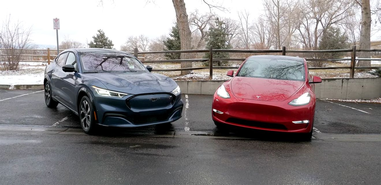 The Fast Lane Car compara por primera vez los Ford Mustang Mach-E y Tesla Model Y