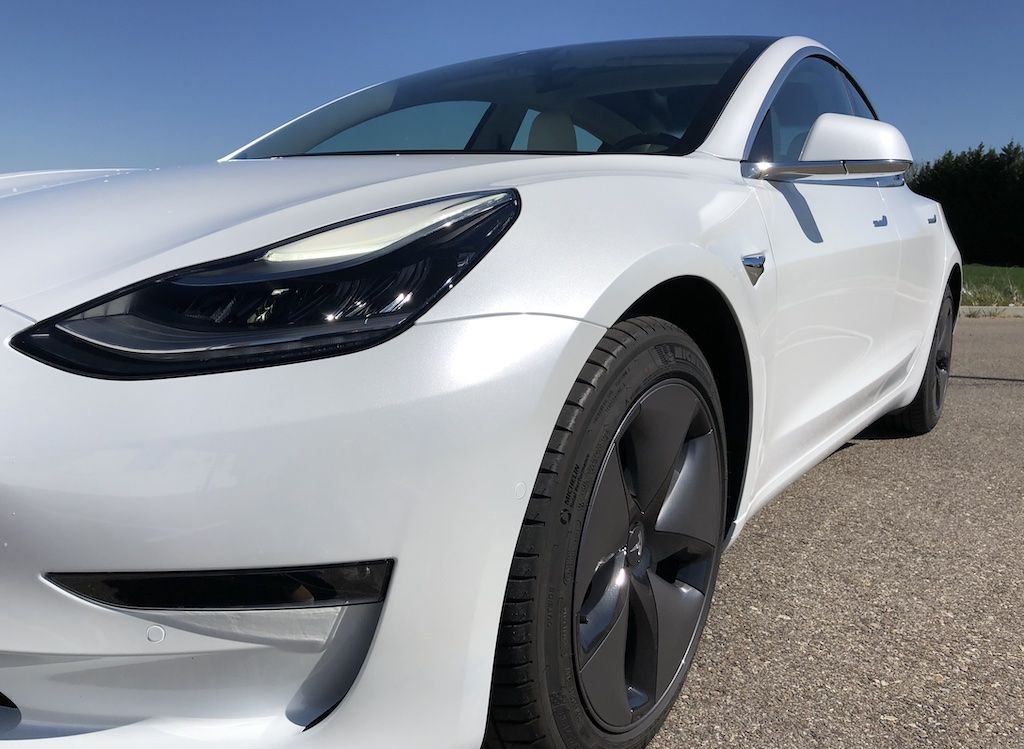 Prueba FCE. Al volante del Tesla Model 3 Long Range AWD en autovía y en invierno