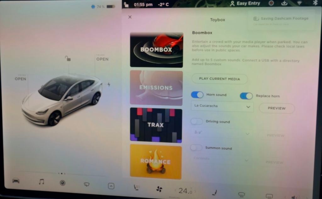 Ya está aquí la actualización de Tesla con nueva interfaz gráfica, más juegos, sonidos de cabra y hasta "pedos"