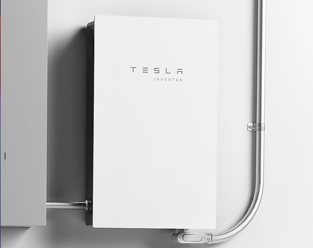 Tesla (TSLA) lanza un inversor para energía solar y sube el precio de sus Powerwall