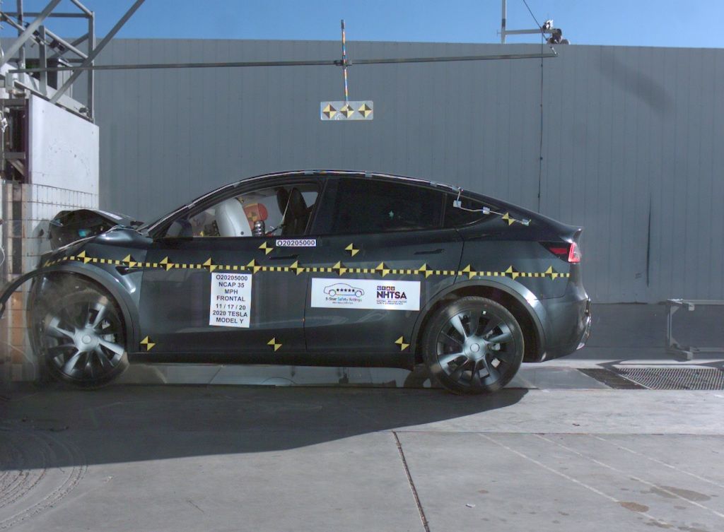 Con 5 estrellas el Tesla Model Y logra la máxima calificación de la NHTSA e los crash test (Vídeo)